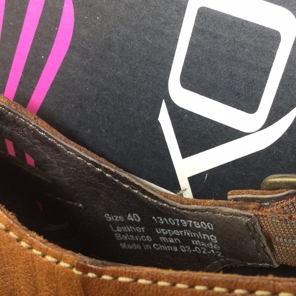 Dansko size 40 tan sandal heels - Picture 7 of 8